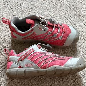 Keen Kids Sneakers in Pink and Gray